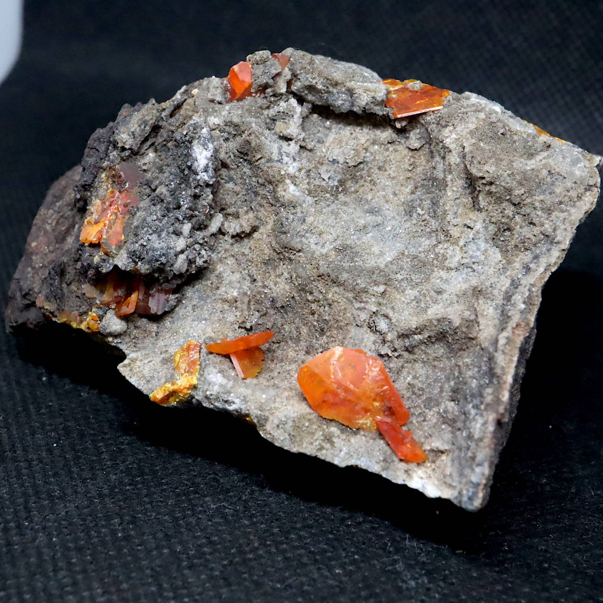 【送料無料】モリブデン鉛鉱 264,2g ウェルフェナイト WF050 天然石 鉱物 標本 原石_画像8
