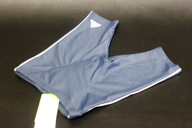 adidas/アディダス ジュニア スイムパンツ 水着 ネイビー サイズ120 25087★送料310円★_照明の影響にて明るく写っております。