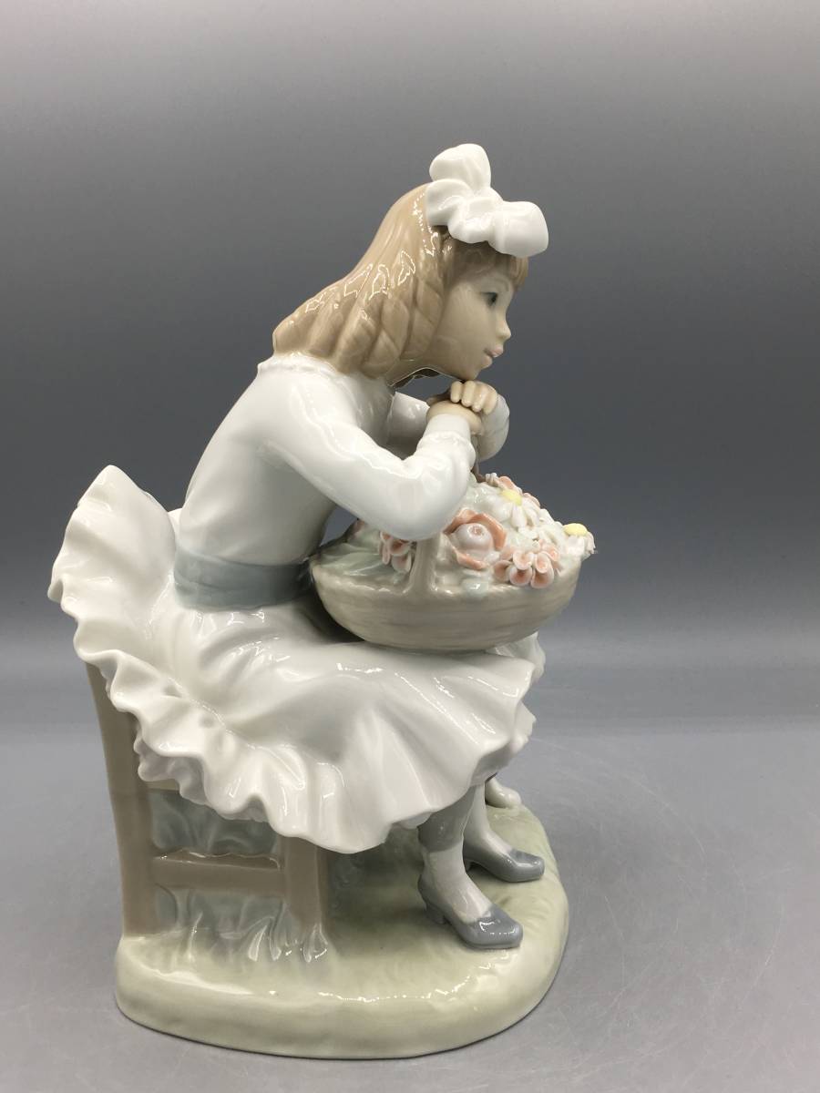 リヤドロ LLADRO 陶器人形 犬 少女 花咲く季節に フィギュリン スペイン製 陶器 置物 リアドロ