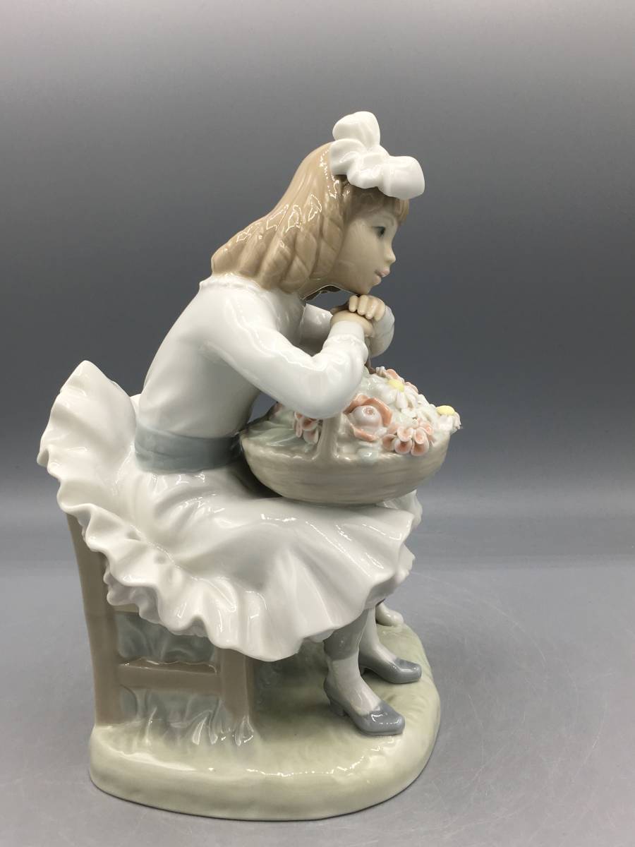 Yahoo!オークション - リヤドロ LLADRO 陶器人形 犬 少女 花咲く季節に