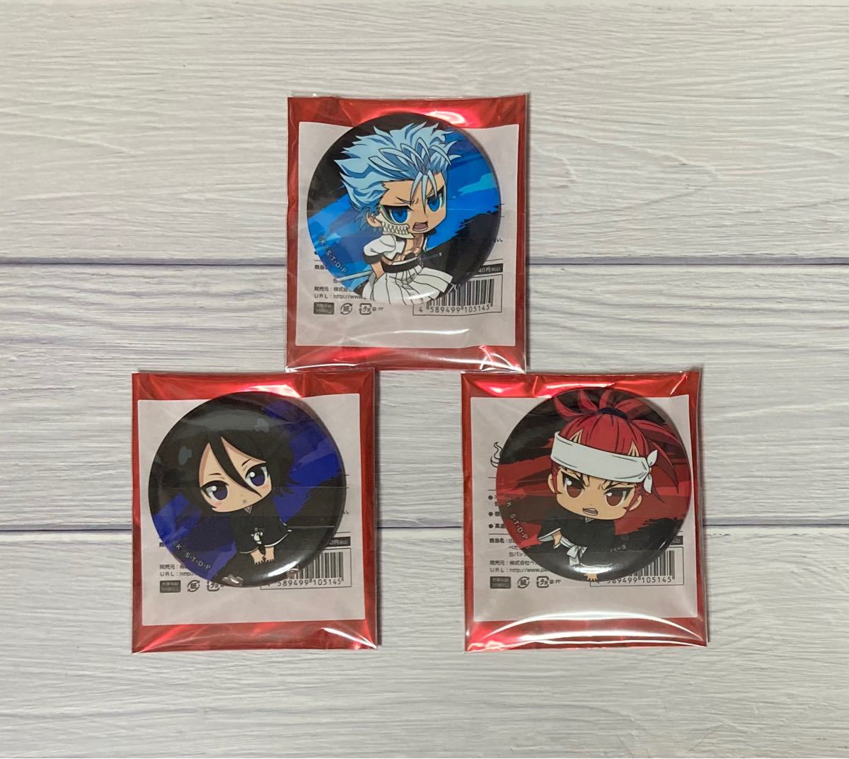 BLEACH ぺたん娘 缶バッジ グリムジョー・朽木ルキア・阿散井恋次