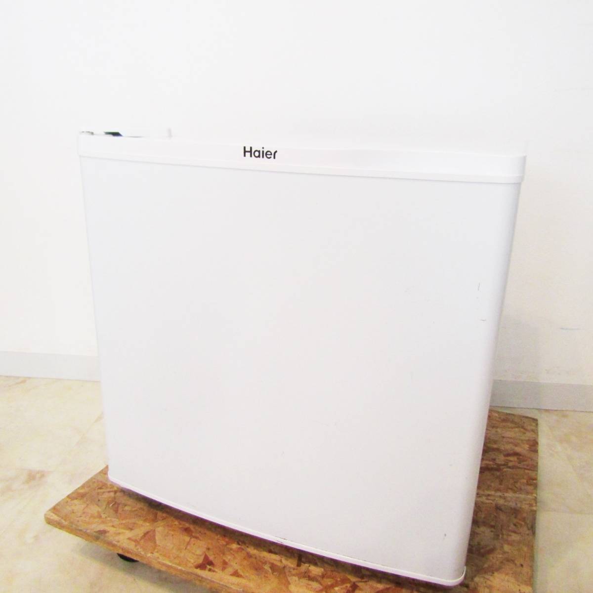 QB7199 Haier ハイアール 1ドア冷蔵庫 40L JR-N40DL 40L 2014年製 ホワイト コンパクト 小型 家庭用 家電 中古 福井 リサイクル_画像1
