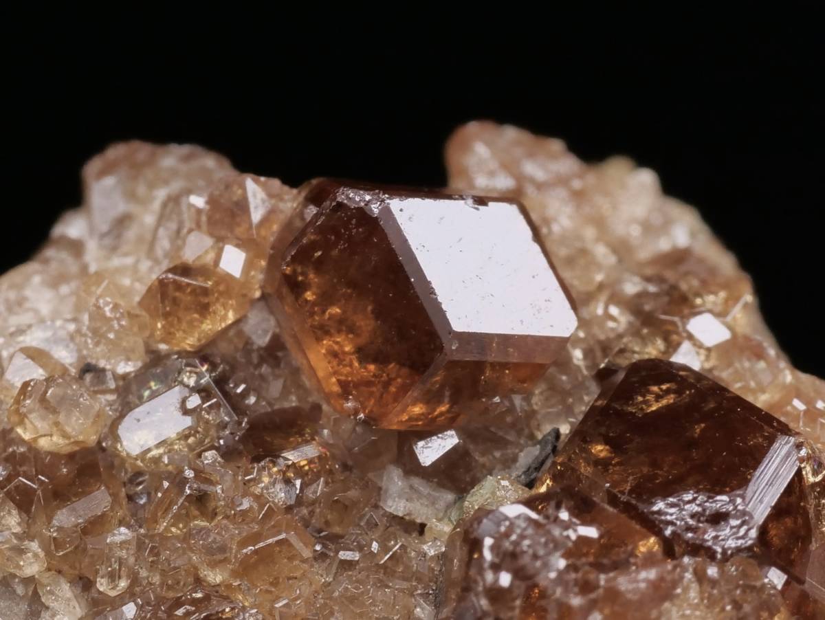 鉱物 標本 灰礬柘榴石 原石 アフガニスタン グロッシュラー 