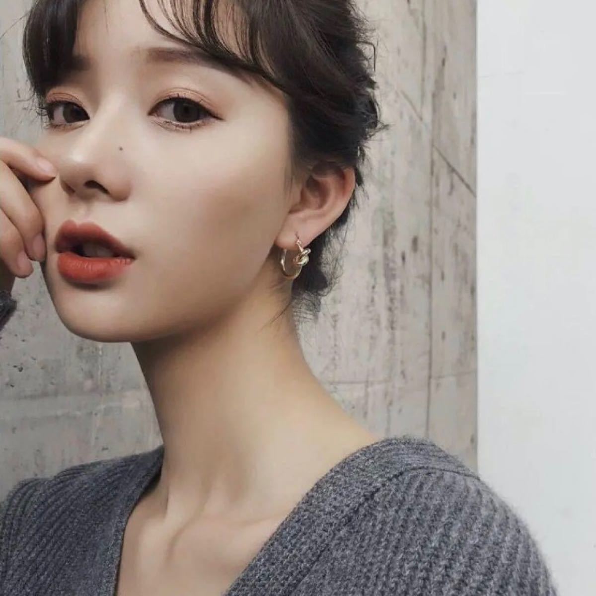 再入荷 】ノットフープピアス シルバー 韓国 プチプラ ピアス 再入荷 】ノットフープピアス シルバー 韓国 プチプラ ピアス