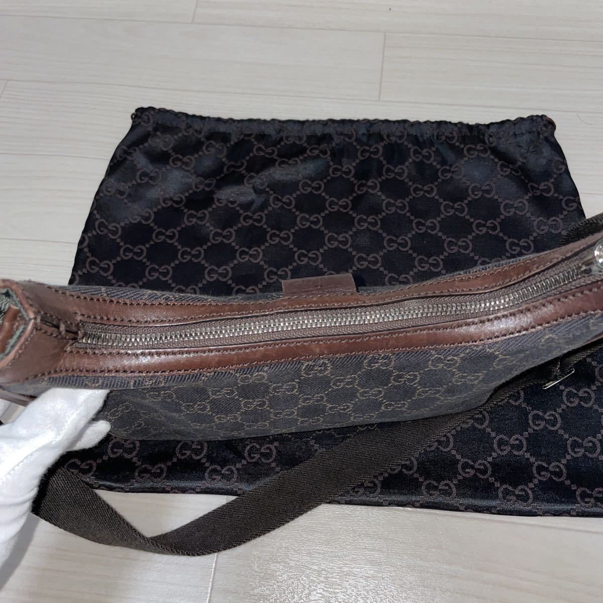 美品 GUCCI グッチ GGキャンバス ショルダーバッグ 保存袋_画像4