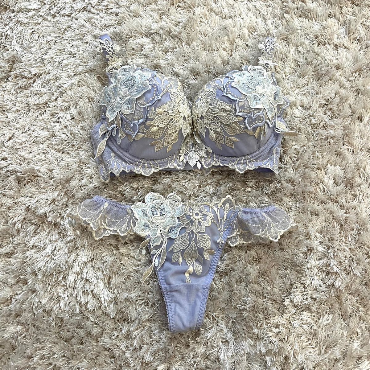 34G サルート F65(¥20,500) avnc.com.ar