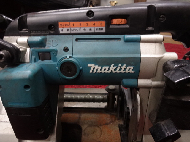 最新の激安 カナジン 店 マキタ ポータブルバンドソー 2107F 軽量6.3kg