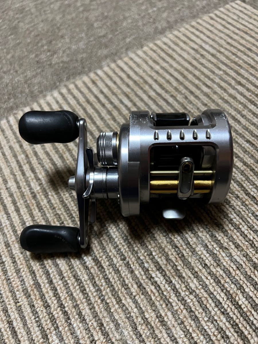 シマノ10カルカッタコンクエスト100DC 右巻き(¥17,500) avnc.com.ar