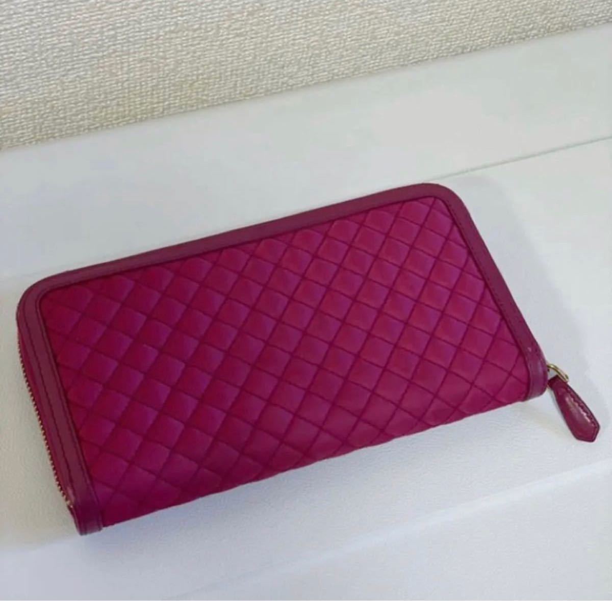 美品プラダPRADA キルティングナイロン ラウンドファスナー長 美品プラダPRADA キルティングナイロン ラウンドファスナー長