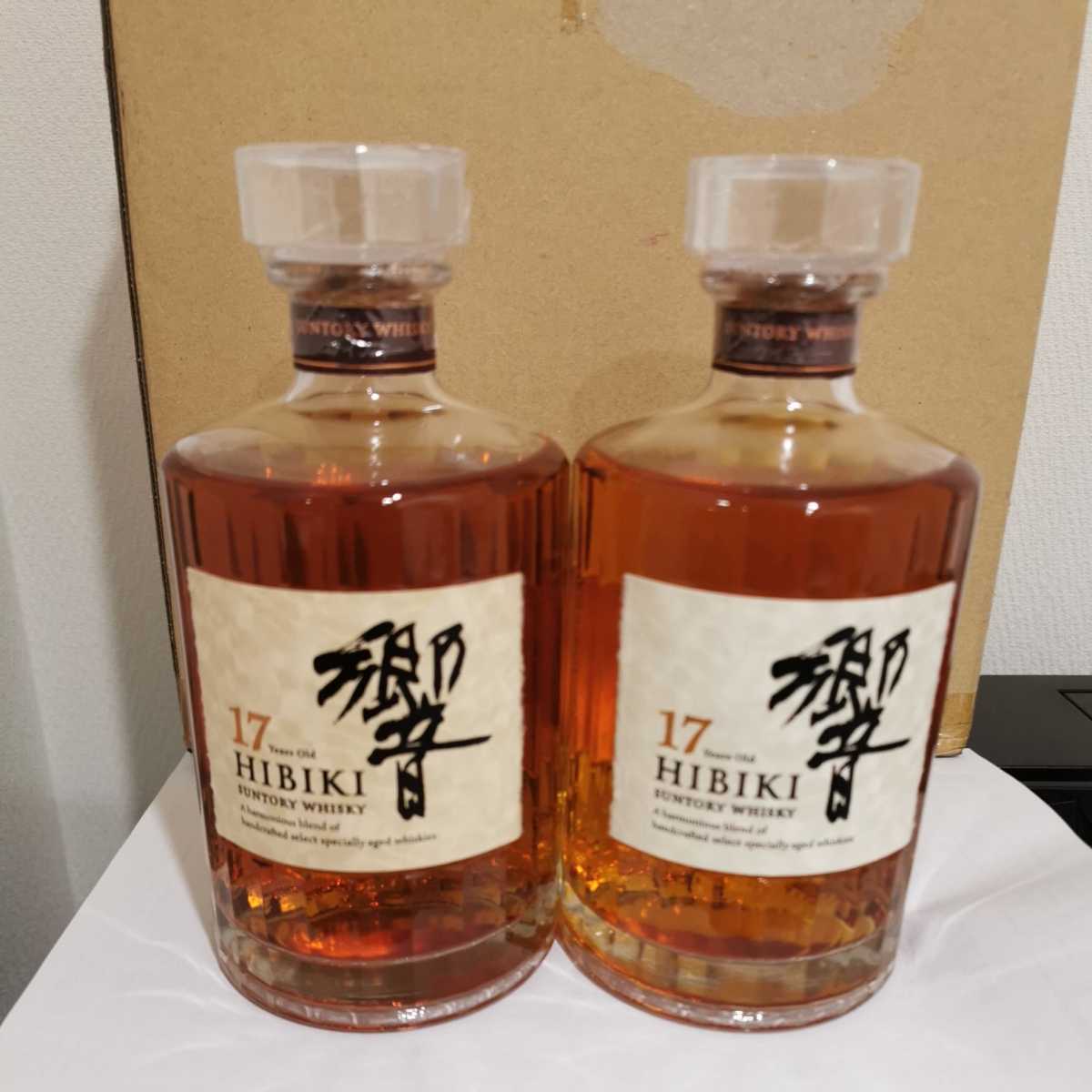 サントリー響17年 SUNTORY HIBIKI WHISKY 43% 700ml 2本セット 箱無し