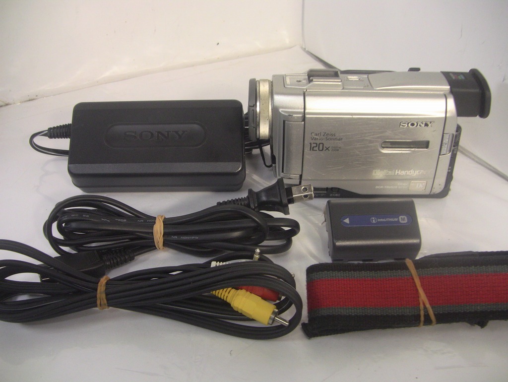MiniDVテープ再生できます！【動作確認済み】 SONY MiniDVビデオカメラ DCR-TRV808　☆ダビングにご使用ください！☆/0156 ソニー