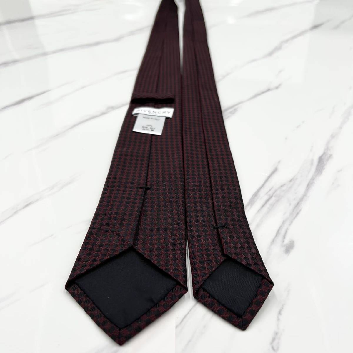 未使用 ネクタイ 現行タグ GIVENCHY ジバンシー シルク100%4G柄 未使用 ネクタイ 現行タグ GIVENCHY ジバンシー シルク100%4G柄
