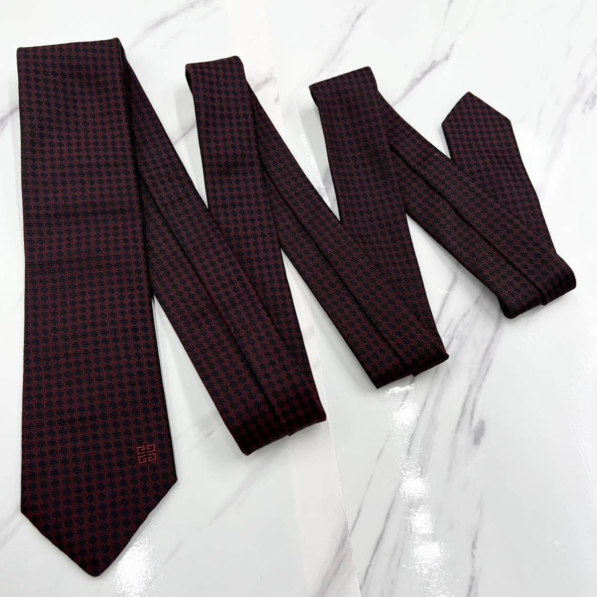 未使用 ネクタイ 現行タグ GIVENCHY ジバンシー シルク100%4G柄 未使用 ネクタイ 現行タグ GIVENCHY ジバンシー シルク100%4G柄
