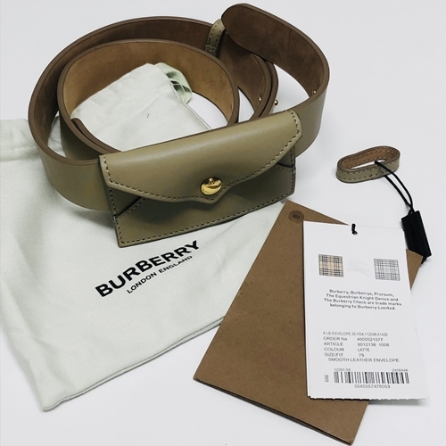 Burberry　バーバリー　レザーベルト付き　ポーチ　バッグ　ENVELOPE　75　LATTE　【中目黒b2】_画像1