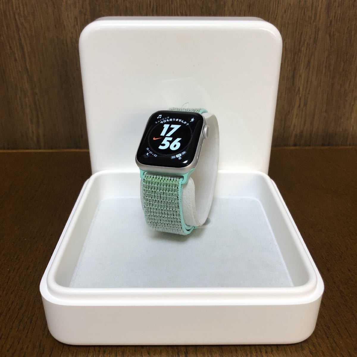 Apple Watch seriesSE NIKEモデル 40mm | bedouingardenvillage.com