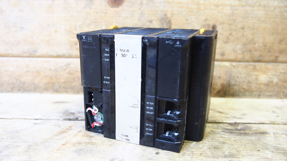 ☆(F0223-21)OMRON オムロン NJ301-1200 CPUユニット シーケンサ