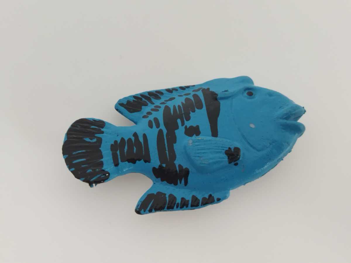フィギュア　飾り　置物　海　魚　さかな　サカナ　青　黒　ブルー　メガネモチノウオ　めがねもちのうお　_画像1