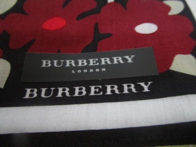 Ｂ２　Ｂｕｒｂｅｒｒｙｓ『バーバリー★ブラックのベースに色々な花模様のハンカチ～５０ｃｍ角