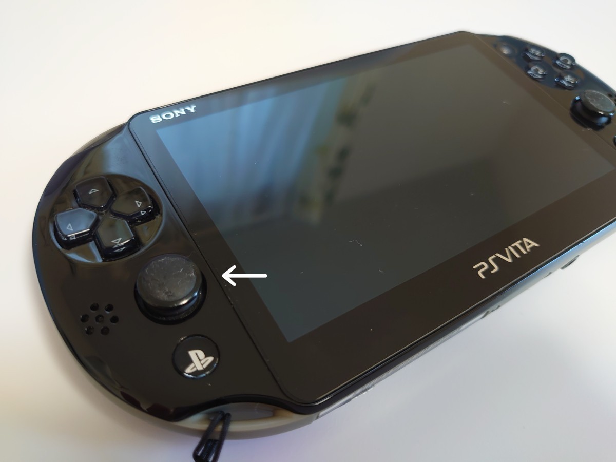 PS Vita PCH-2000 ゴッドイーター2モデル ケース ストラップ付き