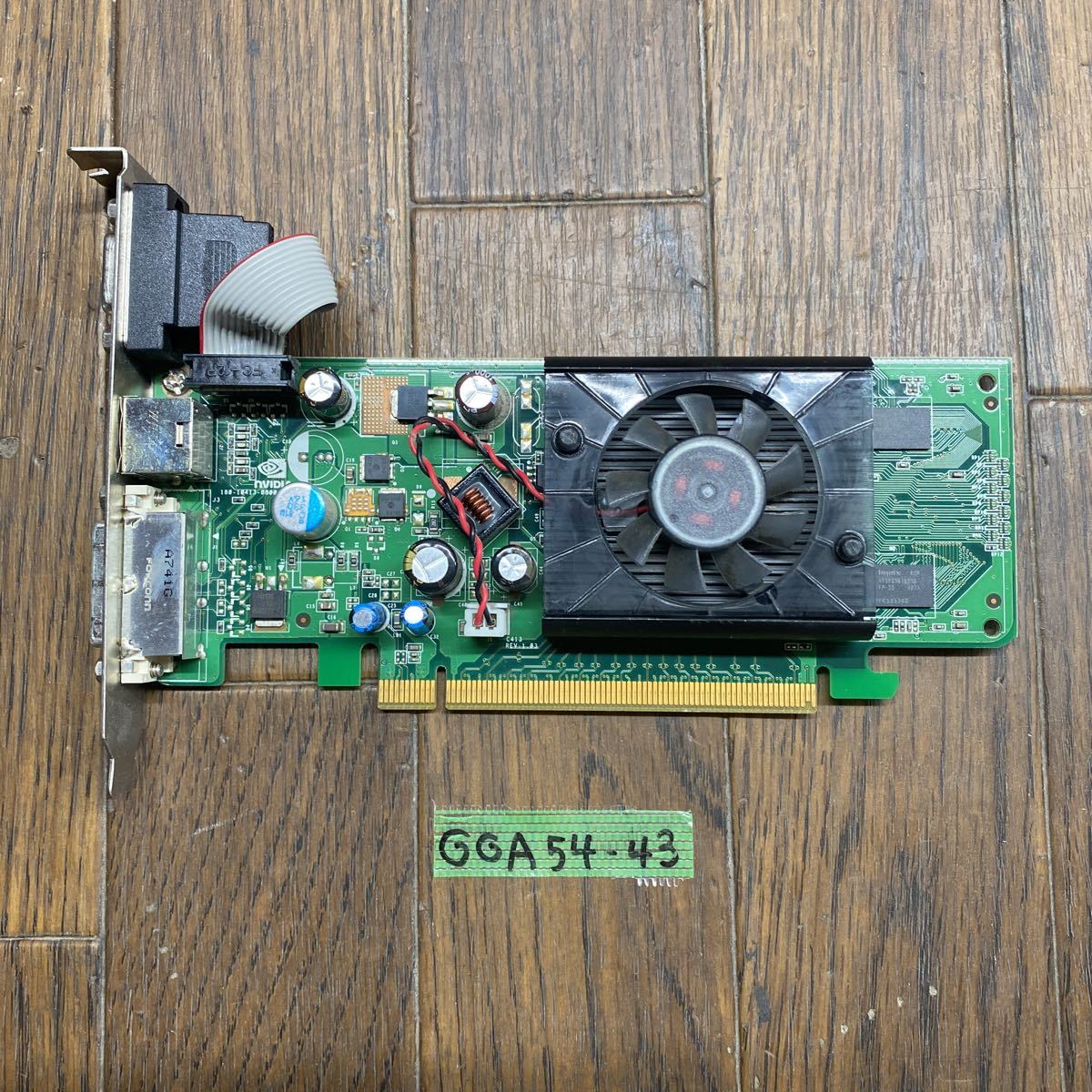 GGA54-43 激安 グラフィックボード DELL 【海外 大きい割引 GeForce 8300 中古品 GS 128MB 認識.画像出力のみ確認 同梱可能 0WX093