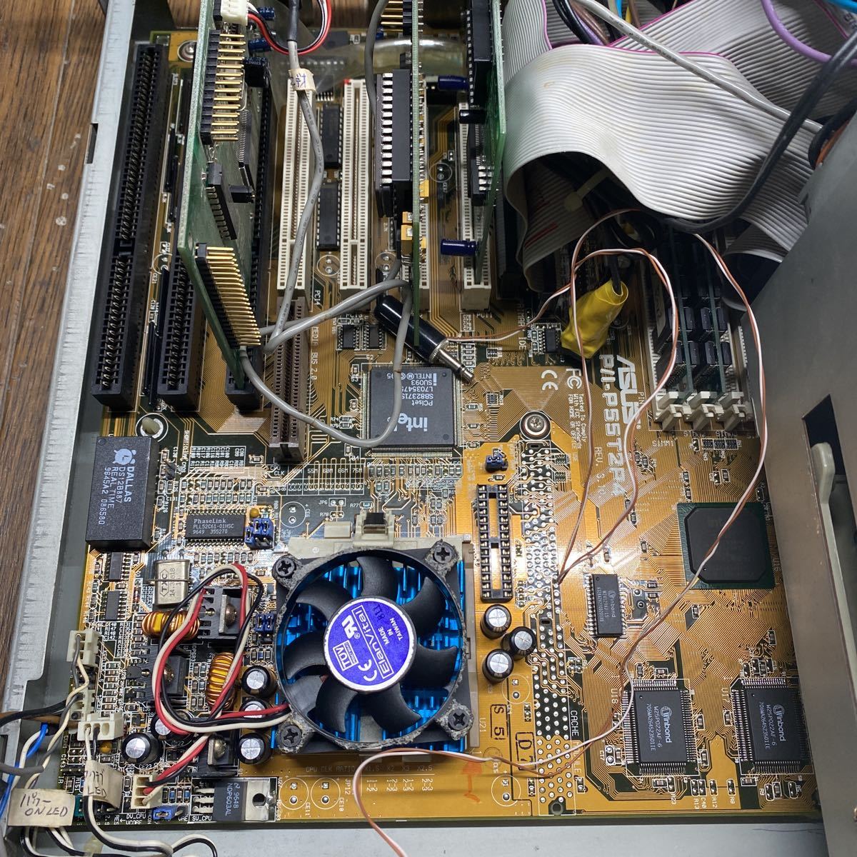 PC98M-288 激安 レトロPC98シリーズ NEC PC-9801RX2 通電確認済み HDD欠品 ジャンク_画像5