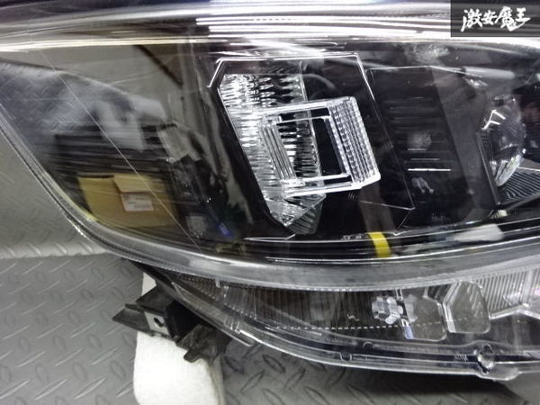 トヨタ 純正 ZRR80 80系 ヴォクシー 後期 LED ヘッドライト ランプ