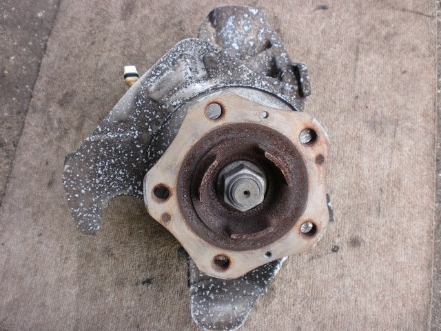 * Porsche Boxster 986 97 year 986K left front hub Knuckle ( stock No:A09551) (5041)