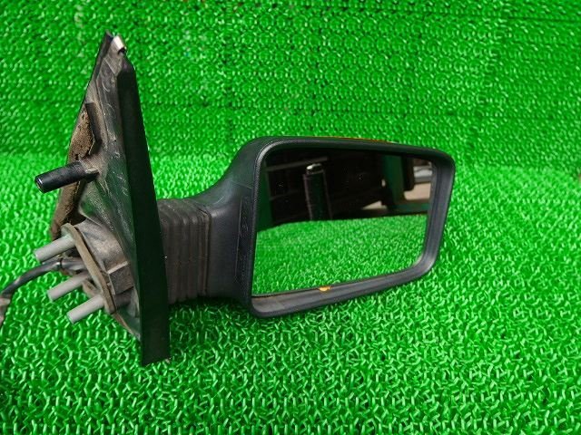 * Peugeot 405 Break 95 year D70BR right door mirror ( stock No:A17489) (5058)