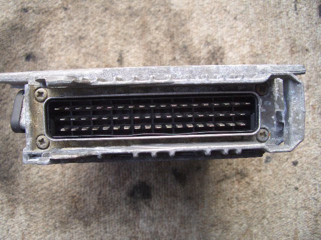 * Benz 300TE-24 W124 E Class 92 year 124091 engine computer -( stock No:A05043) (5060) *