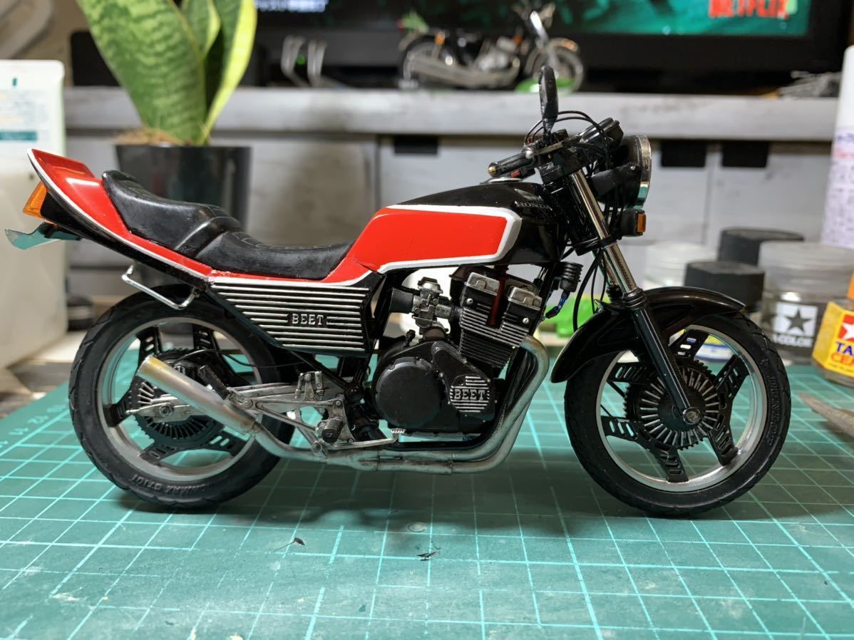 アオシマ製 完成品 ホンダ cbx400f 旧単車會 匠レーシング 素人製作 BEET 破損はありませんがジャンク扱いにて宜しくお願い致します
