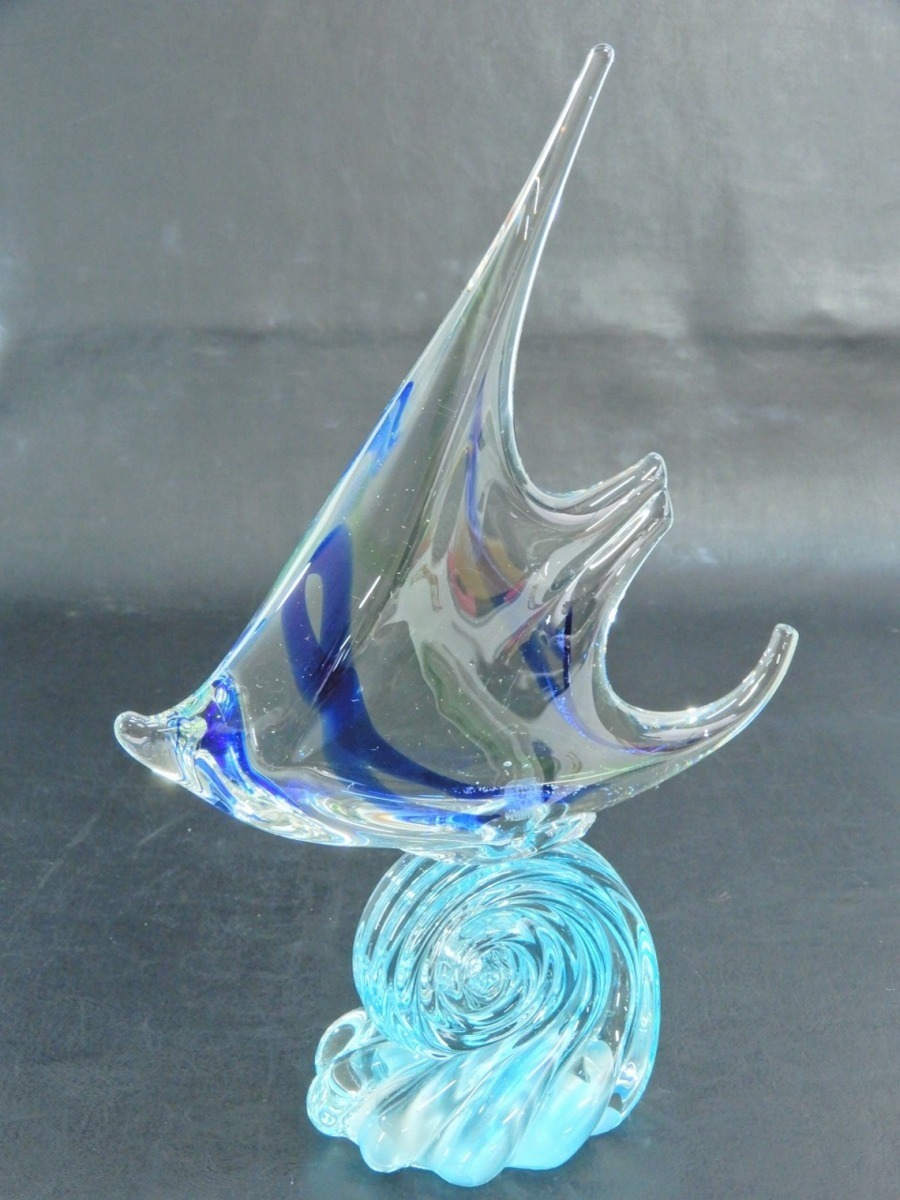 全国どこでも送料無料 S617 美品 マルテイガラス ガラス製 魚 置物 ブルー 高さ:28.5cm JG-15 【全商品オープニング価格 福岡特殊硝子 日本製 飾物 工芸 元箱
