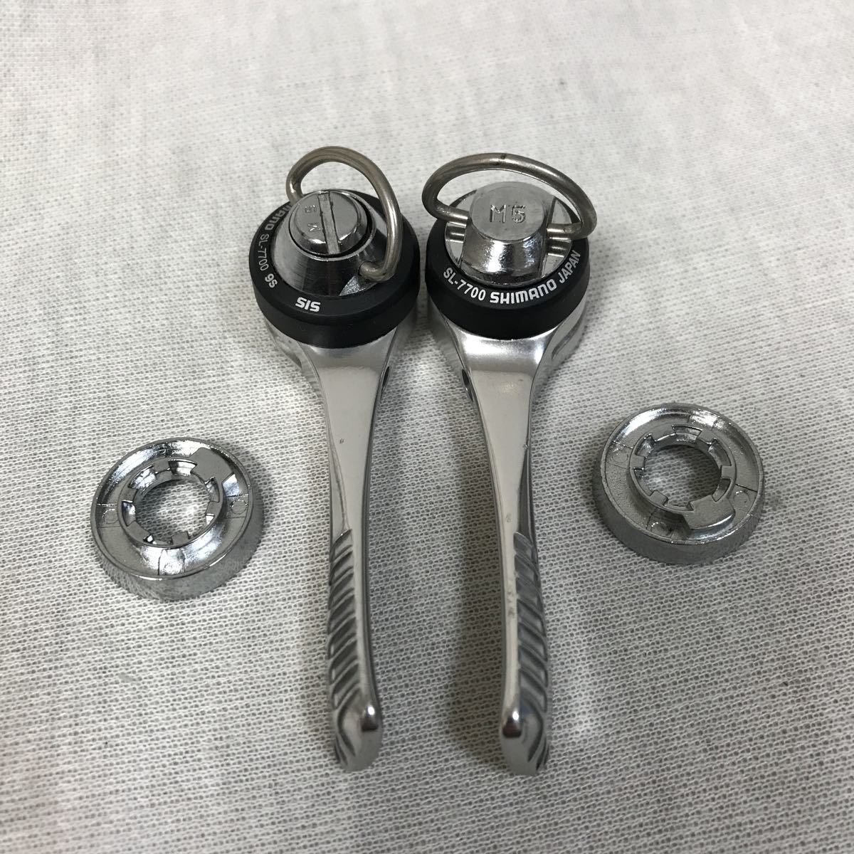 SHIMANO DURA-ACE SL-7700 Wレバー 9速 シマノ 使用浅い品 SHIMANO DURA-ACE SL-7700 Wレバー 9速 シマノ 使用浅い品