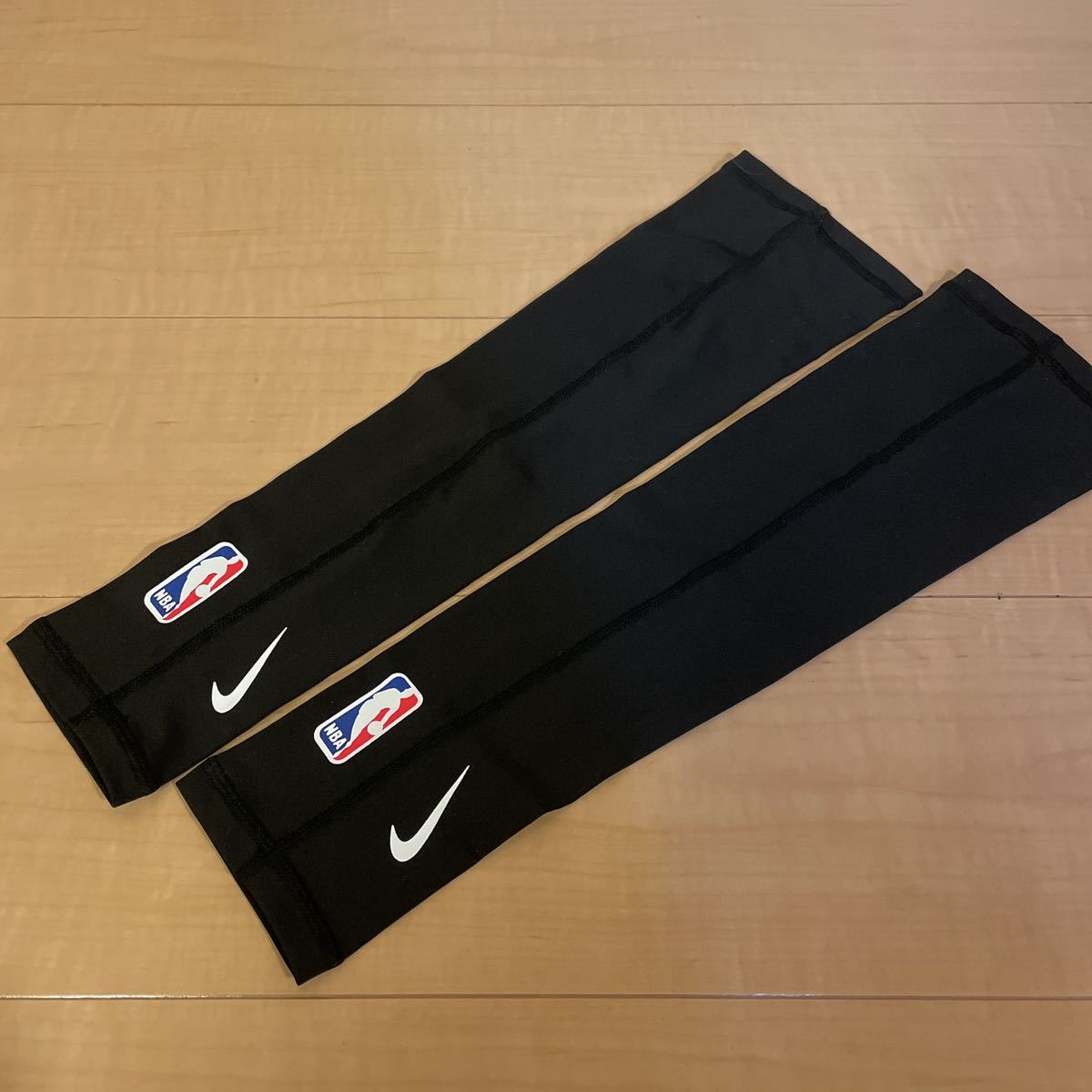 卸直営 supreme シュプリーム アームスリーブ 赤レッドL XL NBA ナイキ
