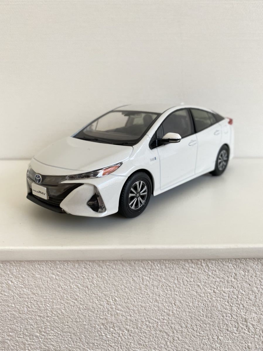 送料込み トヨタ プリウス PHV ミニカー 1/30 ホワイトパール 送料込み トヨタ プリウス PHV ミニカー 1/30 ホワイトパール