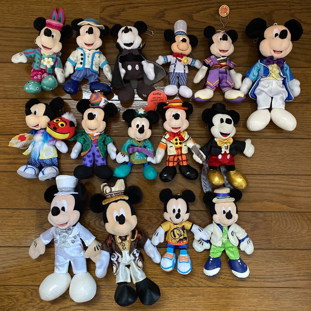 ディズニー ぬいぐるみバッジ ミッキーマウス ミッキー ディズニー ぬいぐるみバッジ ミッキーマウス ミッキー
