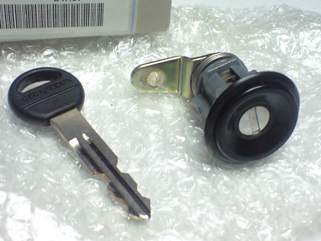  last. 1 piece.! Honda original new goods NSX left side door lock cylinder 72146-SL0-013 key number [ 6886 ]. NA1 NA2