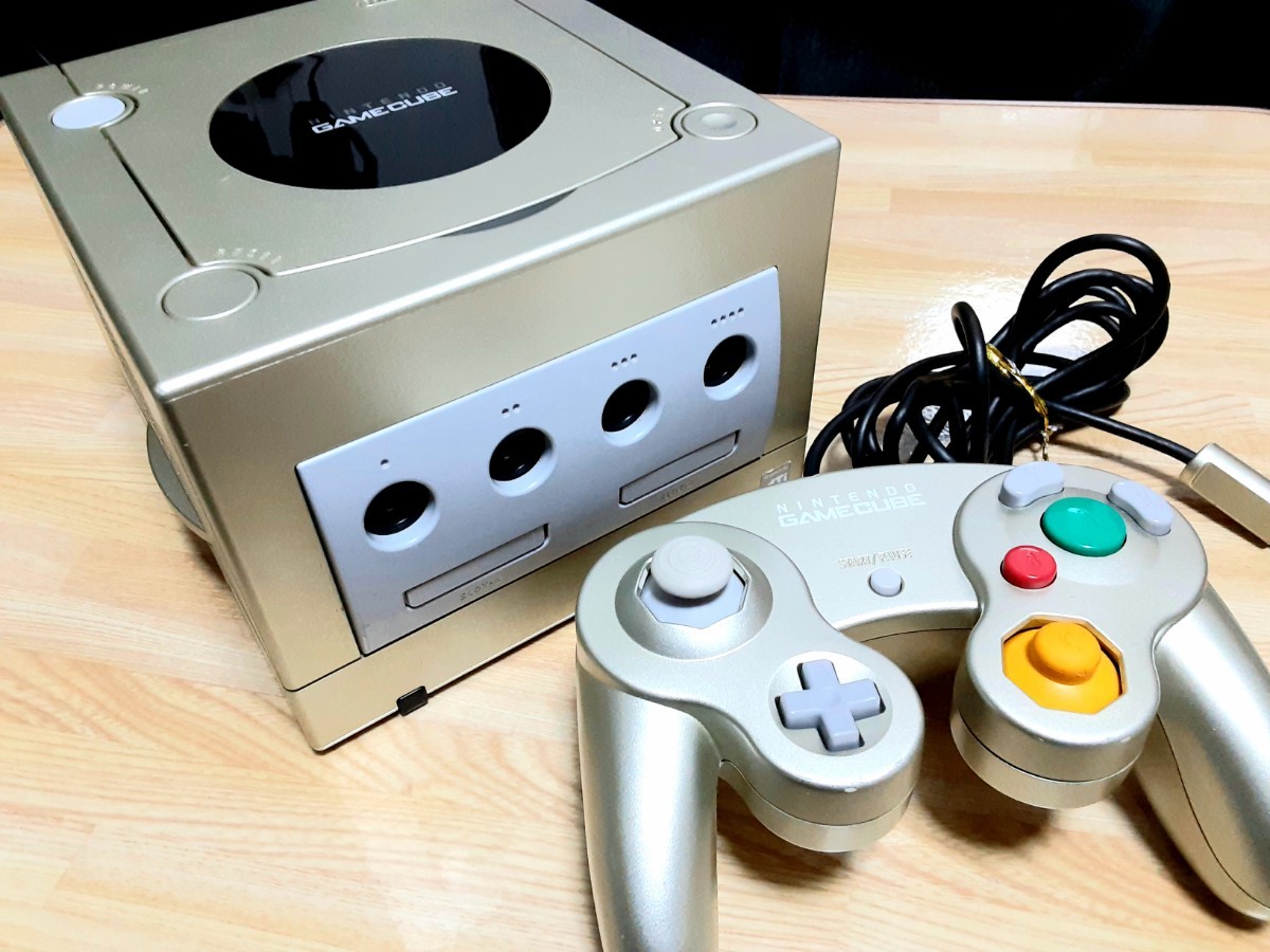 Nintendo GAMECUBE トイザらス限定カラー スターライトゴールド 本体 コントローラー 任天堂 GCゲームキューブ