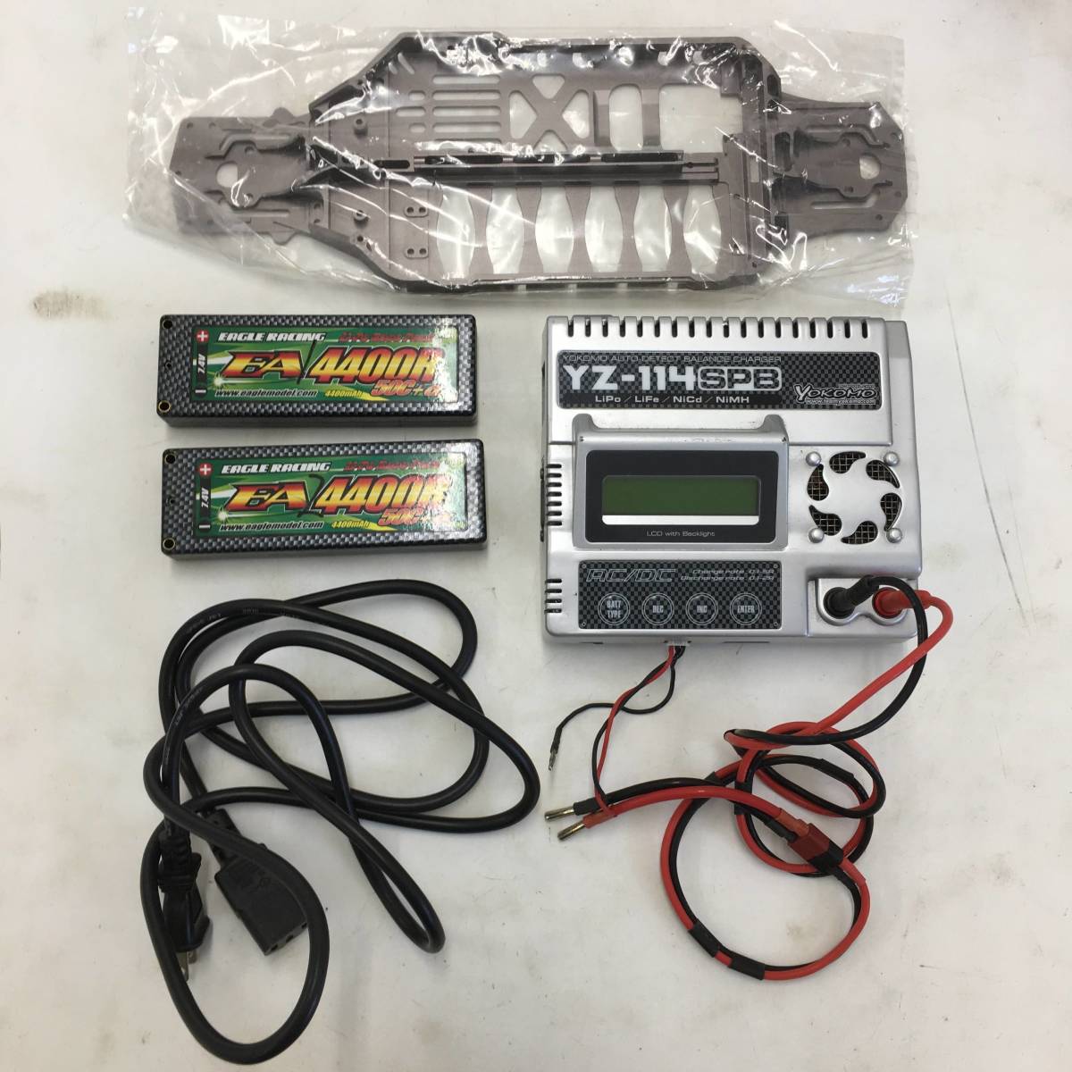 店舗の在庫 【1円~】ジャンク RC ホビーラジコン 周辺機器 まとめ売り シャーシ/チャージャー/プロポ/グリス 他※動作未確認、状態不良【ジャンク品】 店舗の在庫 【1円~】ジャンク RC ホビーラジコン 周辺機器 まとめ売り シャーシ/チャージャー/プロポ/グリス 他※動作未確認、状態不良【ジャンク品】