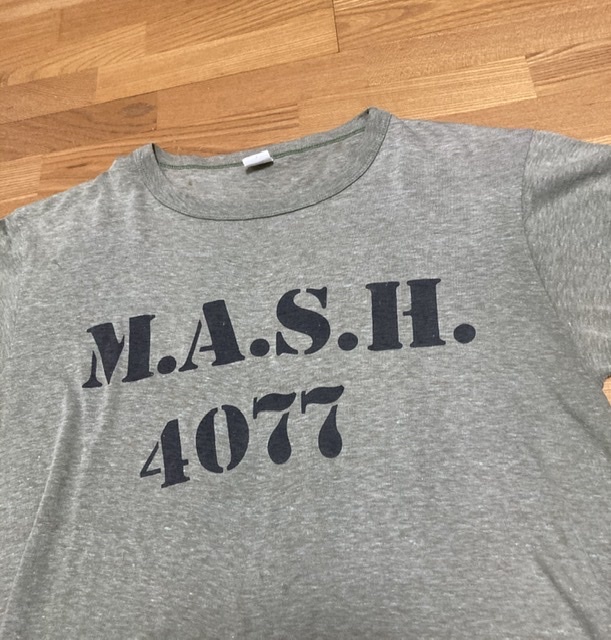 80's VINTAGE M.A.S.H. 4077 Tシャツ ヴィンテージ オリジナル USA製 古着 XL_画像2