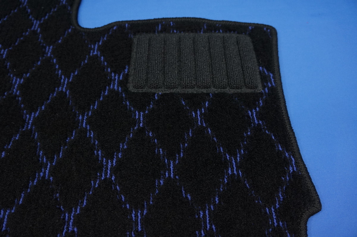 UDk on two pedal for diamond pattern floor mat driver`s seat black / blue 