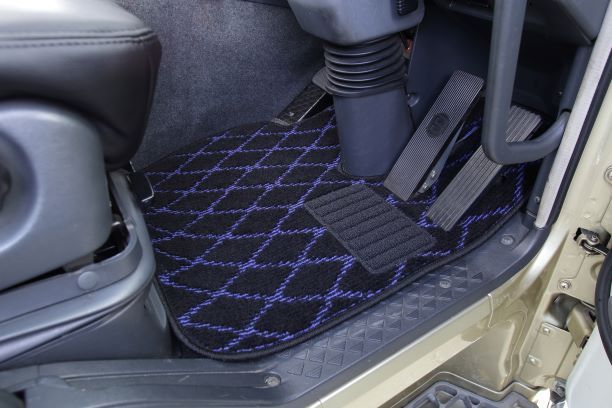UDk on two pedal for diamond pattern floor mat driver`s seat black / blue 