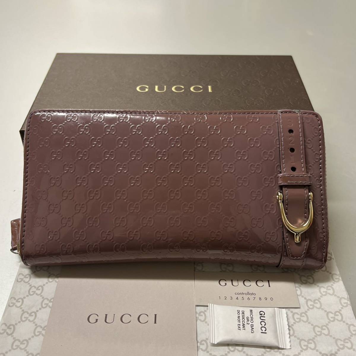 未使用に近い！ グッチ GUCCI 財布 長財布 マイクロGG ラウンドファスナー