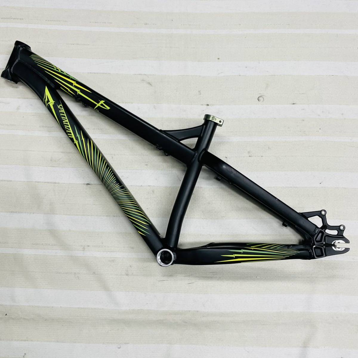 Yahoo!オークション - SPECIALIZED P2 BMX ダートジャンプ Yahoo!オークション - SPECIALIZED P2 BMX ダートジャンプ
