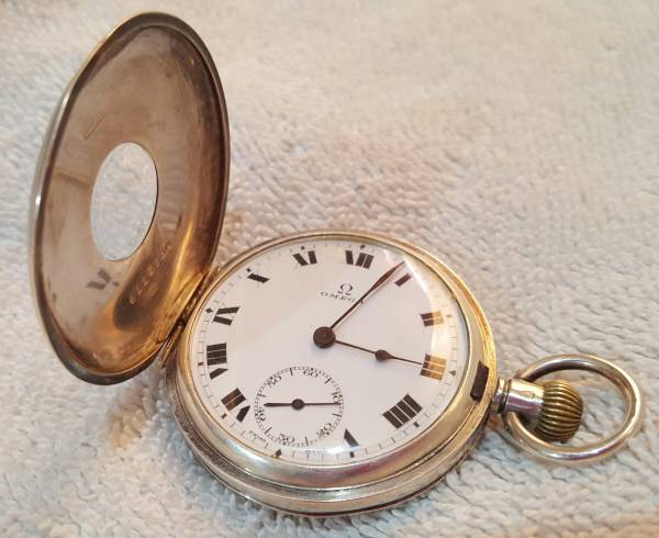 【中古品】1918～19年＜オメガ OMEGA＞アンティーク手巻き銀製懐中時計（ハンターケース）_画像1