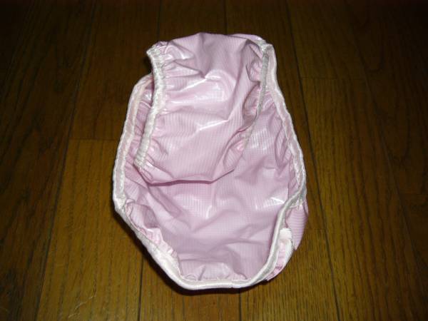  urine taking . pad gently parcel included I der popular commodity pink PVC . transparent salt vinyl ....... have therefore incontinence .... out . doesn't go out .. included 