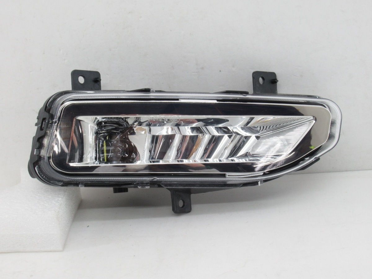 即決】日産 セレナ ハイウェイスター C27 純正 右 フォグランプ LED