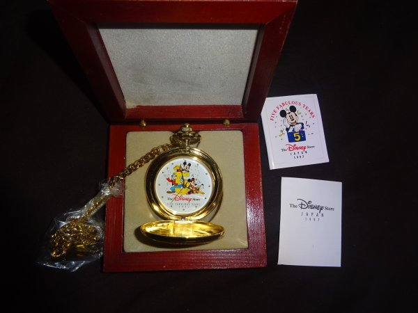 ディズニーストア　懐中時計　限定1000個　ミッキーマウス　ミニー　グーフィー　プルート　1997(1012）（2月2日）