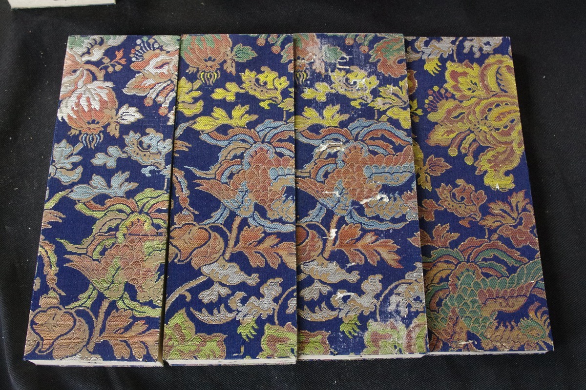 大乗妙典 妙法蓮華経 江戸時代木版摺 木箱入八帖揃 古 大乗妙典 妙法蓮華経 江戸時代木版摺 木箱入八帖揃 古