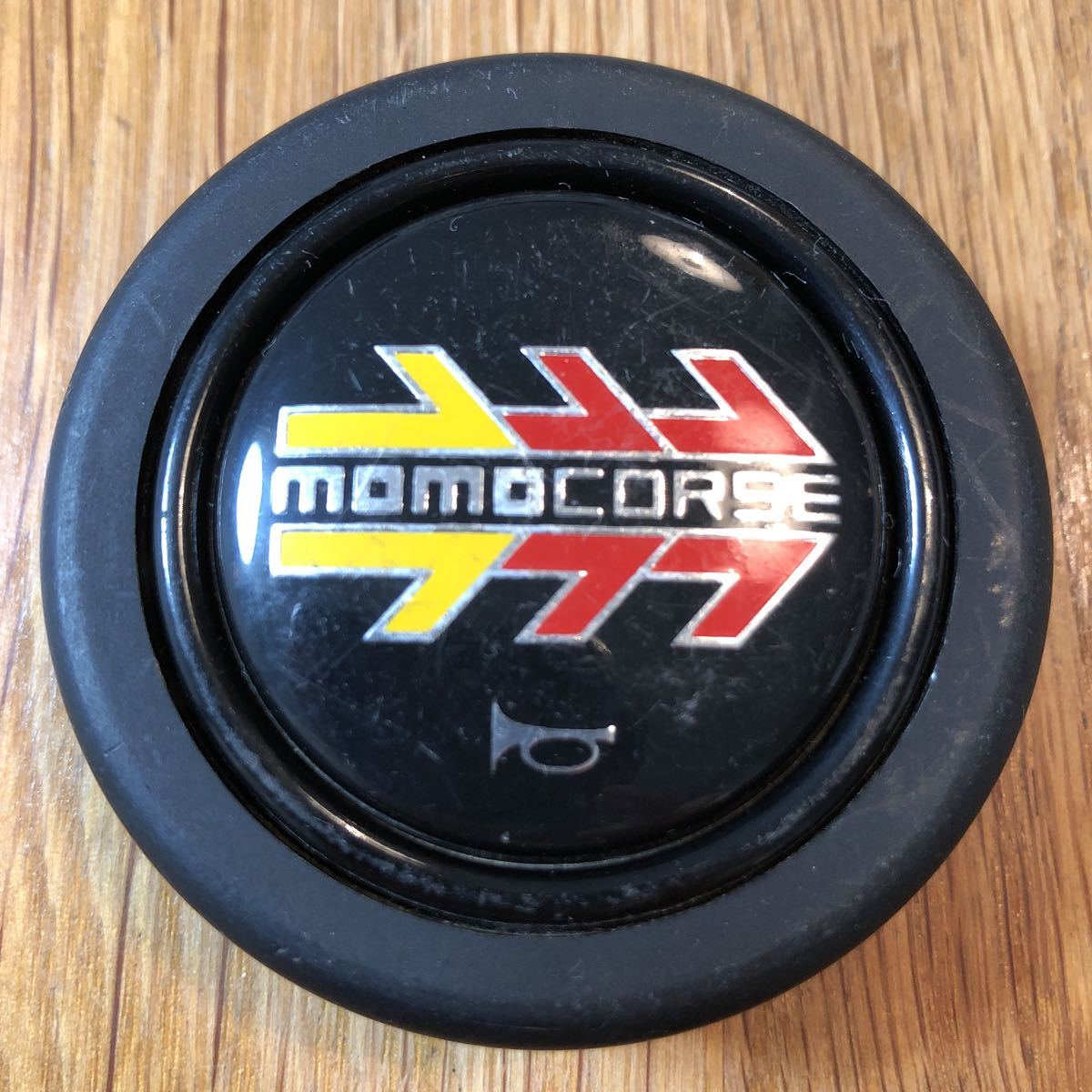 MOMO CORSE モモ コルセ ステアリング ホーンボタン 表φ58㎜ 裏 MOMO CORSE モモ コルセ ステアリング ホーンボタン 表φ58㎜ 裏