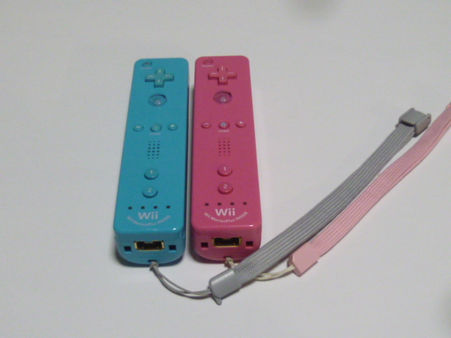 RM50【即日配送 送料無料 動作確認済】Wiiリモコン　モーションプラス　2個セット　ストラップ付き　RVL-036 ブルー　ピンク　コントローラ